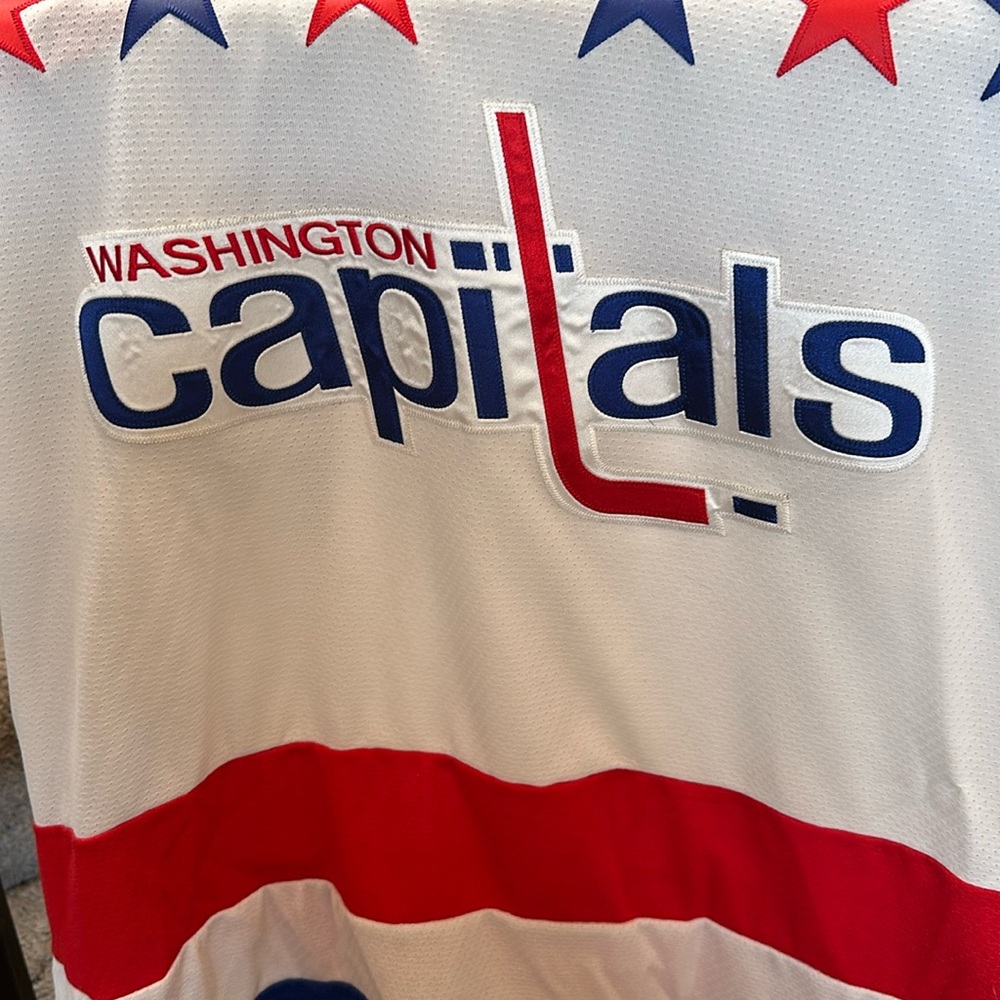 Reebok official licensed Washington Capitals jersey Winter Classic 2001 Size M
